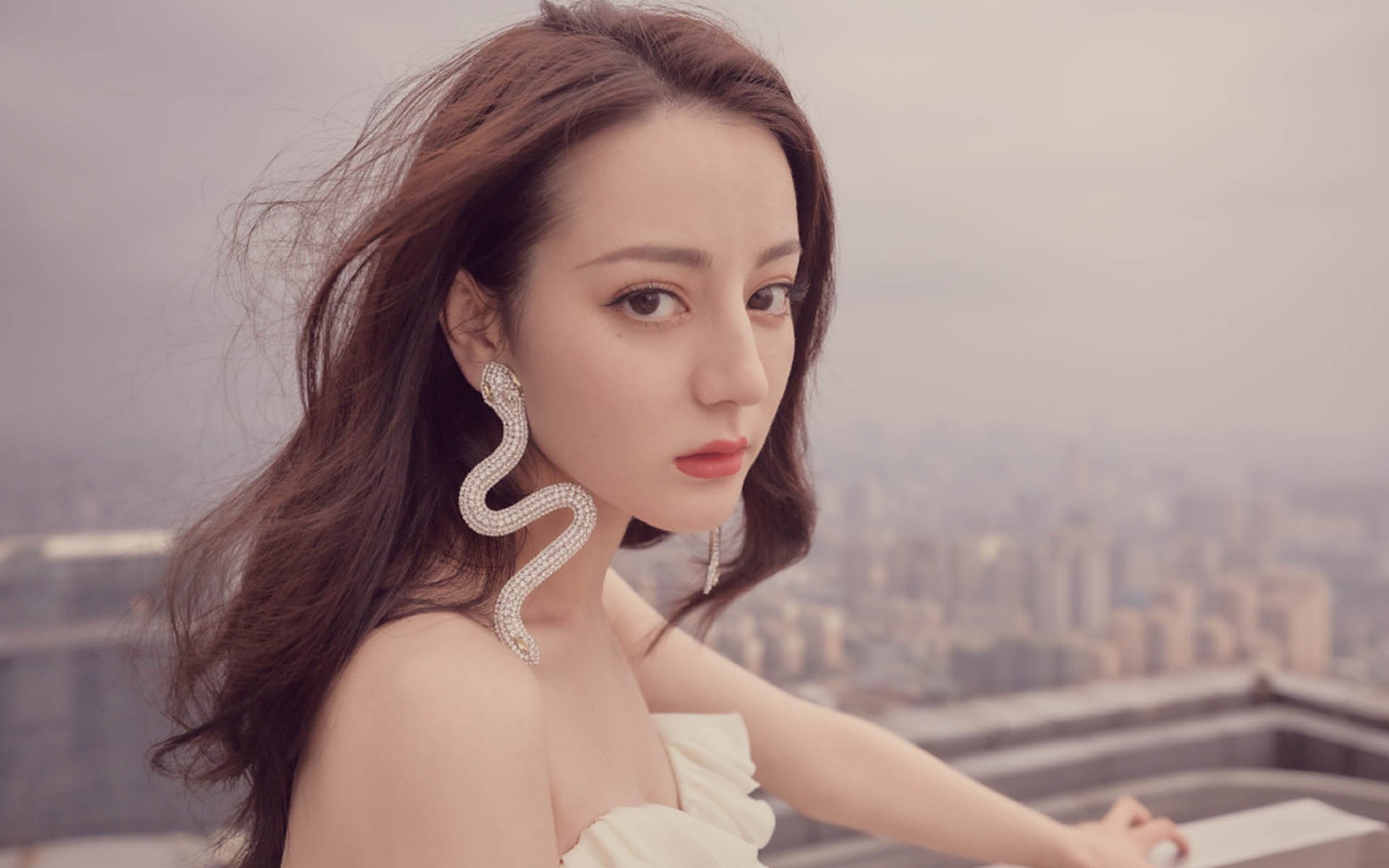 《Xiaohu:多赛季稳定发挥,展现领袖魅力》