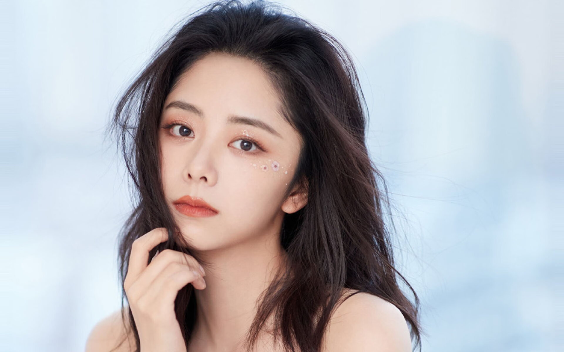 拜仁慕尼黑稳居德甲榜首，争夺多冠荣誉